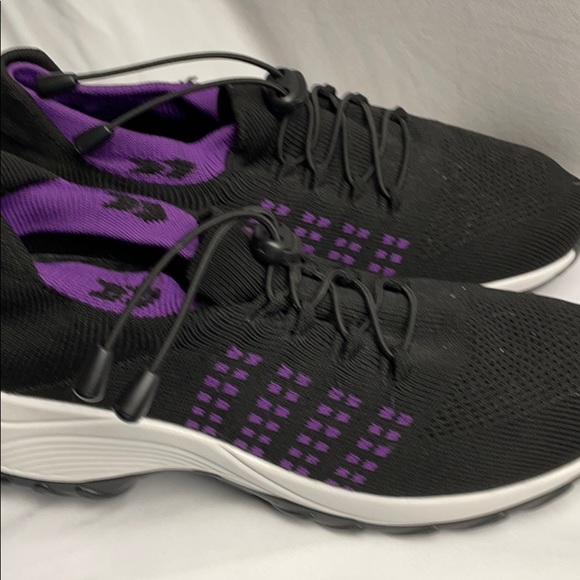 Sold!! Women’s shoes - Picture 3 of 3